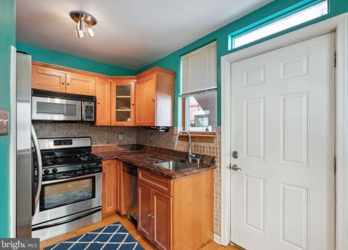 812 12 St, Philadelphia PA 19147-2624 exterior