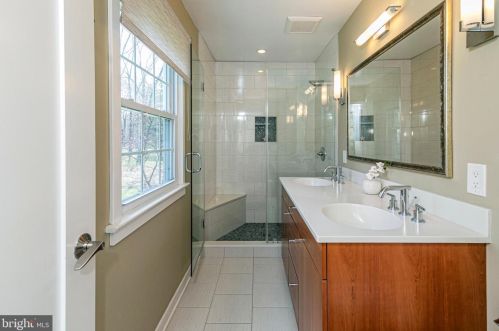 23 Honeybrook Dr, Princeton NJ  08540-7408 exterior