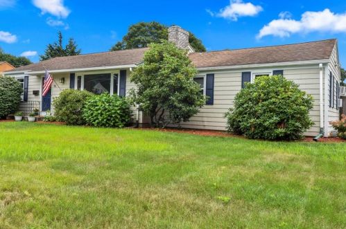 74 Vancouver Ave, Warwick, RI 02886-2841