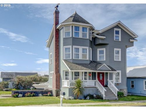 105 Coast St, Newport, OR 97365-3758