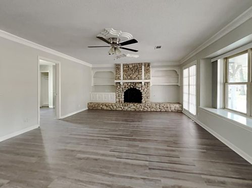 450 Old Hickory Dr, Conroe TX  77302-3076 exterior