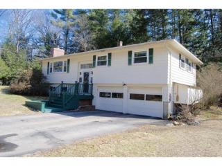 3 Hampshire Ave, Lee, NH 03824-1910