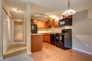 4501 Park Glen Rd, Minneapolis MN  55416-4850 exterior
