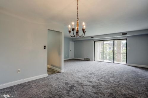 209 Valleybrook Dr, Lancaster PA  17601-4623 exterior