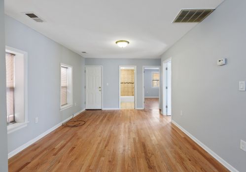 1655 Superior St, Chicago, IL 60622-5656