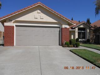 948 Iron Dr, Vacaville, CA 95687-7807