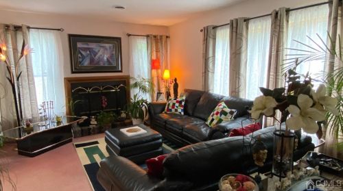 69 J Russel Smith Rd, Trenton, NJ 08648-5517