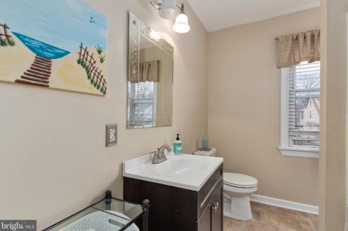 33 Linden Ave, Pitman NJ  08071-2109 exterior
