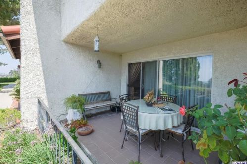 7741 Via Capri, Burbank, CA 91504-1450