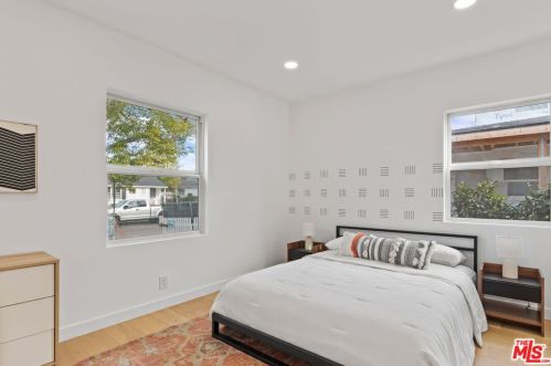 13934 Peach Grove St, Van Nuys CA  91423-1939 exterior