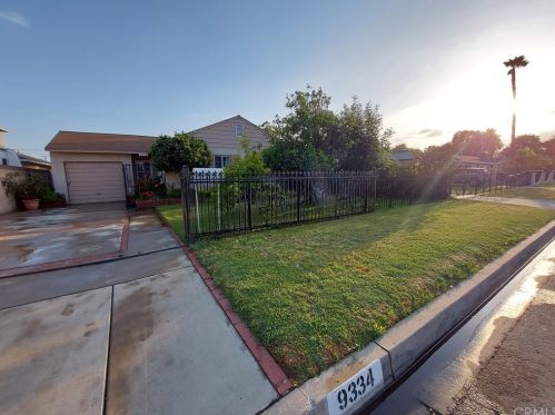 9334 Wampler St, Pico Rivera, CA 90660-3655
