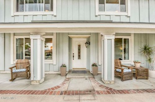 2540 Loretta Cir, Simi Valley, CA 93065-2318