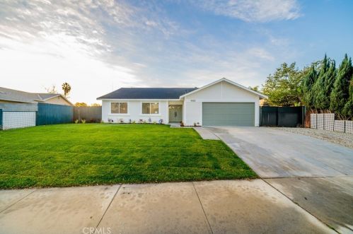 9450 Cabrillo Dr, Riverside CA  92503-1169 exterior