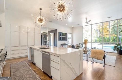 1104 Citadel Dr, Atlanta GA  30324-3816 exterior