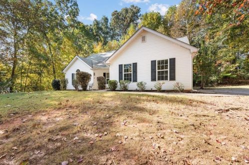 228 Rolling Meadows Dr, Cleveland, GA 30528-8817