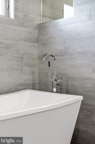 1342 19 St, Philadelphia PA  19146-4665 exterior