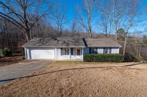 2901 Oconee Cir, Gainesville, GA 30507-7845