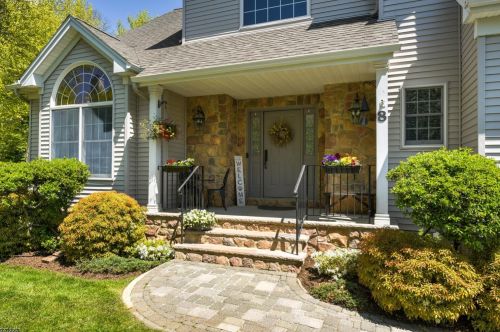 8 Matthew Ct, Dover NJ  07869-1058 exterior