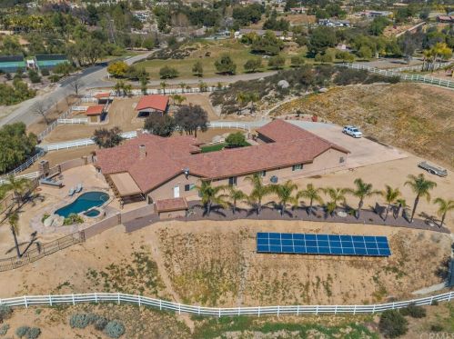 41224 Los Ranchos Cir, Temecula, CA 92592-8867
