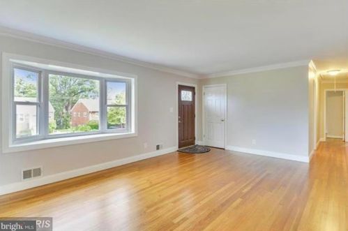5606 26th St, Arlington VA  22207-1408 exterior