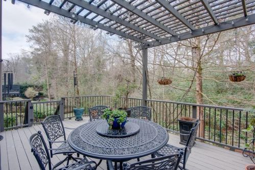 1512 Markan Dr, Atlanta GA  30306-2226 exterior