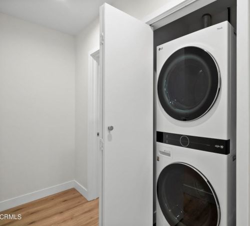 3579 Pontiac St, Glendale CA  91214-1822 exterior