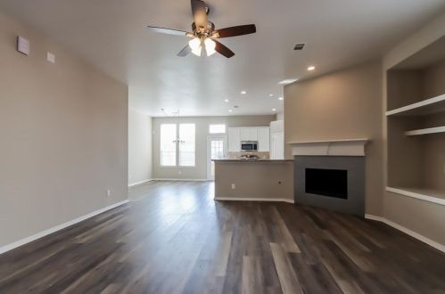 2207 Jefferson Crossing Dr, Conroe TX  77304-6805 exterior