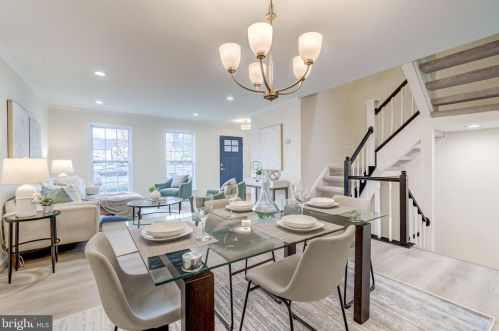 8527 Bauer Dr, Springfield VA  22152-2345 exterior