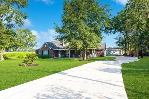 1016 Chateau Wood Pkwy Dr, Conroe TX  77385-9771 exterior