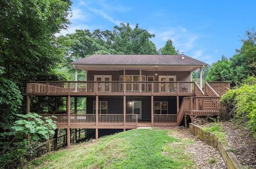 4142 Heidi Ln, Gainesville, GA 30504-5300