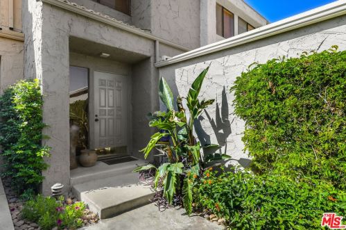 215 Calle Bravo, Palm Springs, CA 92264-9065