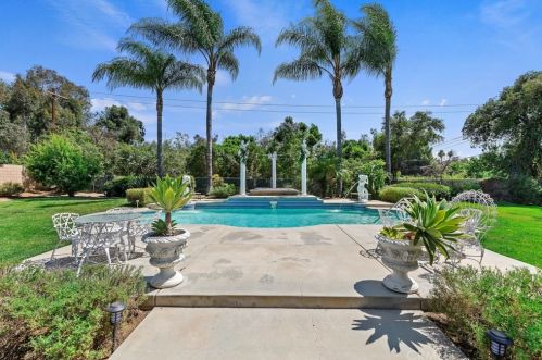 1678 Southport Dr, Riverside CA  92506-5449 exterior
