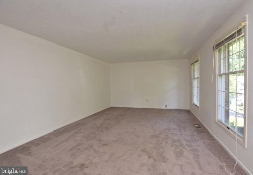 5914 Carters Oak Ct, Springfield VA  22015-2421 exterior