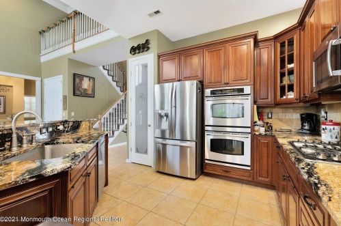 19 Carleton Dr, East Freehold NJ  07728-9273 exterior