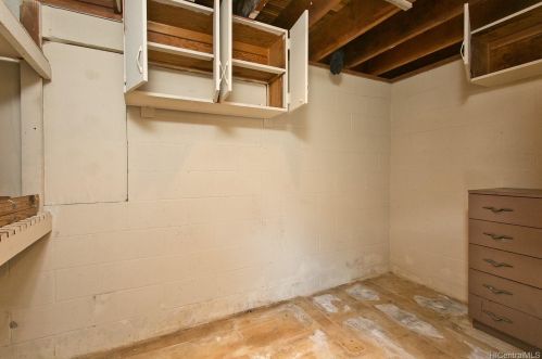 3028 Holua Way, Honolulu HI  96819-2932 exterior