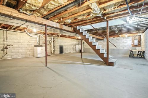 764 Walnut St, Hanover PA 17331-2051 exterior