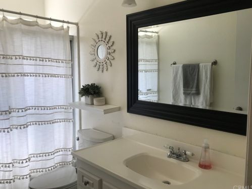 6807 Rycroft Dr, Riverside CA  92506-5352 exterior