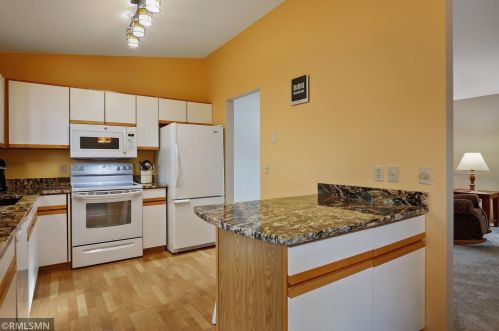 4460 Hamilton Dr, Saint Paul MN  55123-1974 exterior