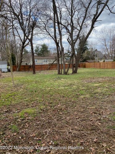 96 Parkview Ter, Lincroft, NJ 07738-1364