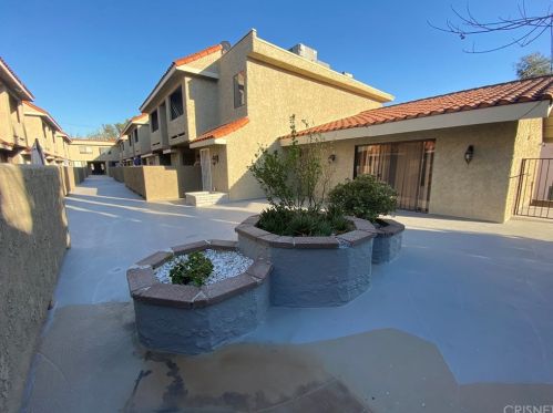 7061 Kester Ave, Van Nuys CA  91405-3573 exterior