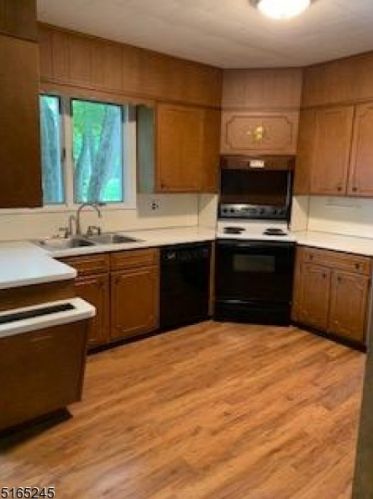 242 Morris Tpke, Dover NJ  07869-3506 exterior