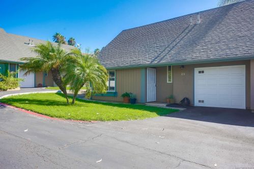 900 Citrus Ave, Vista CA  92084-4300 exterior