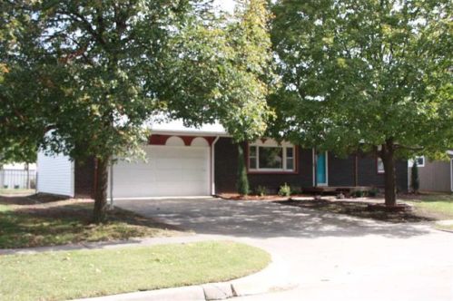 910 Mount Carmel St, Wichita, KS 67203-4707