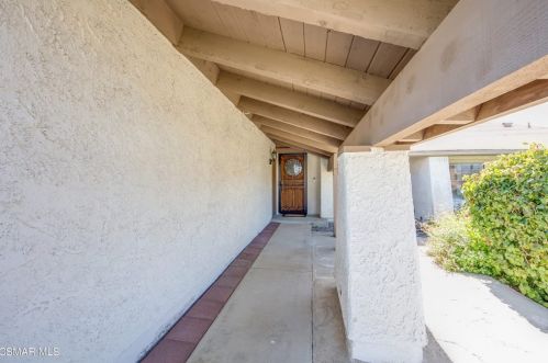 1826 Timberhill Ct, Simi Valley, CA 93063-3325