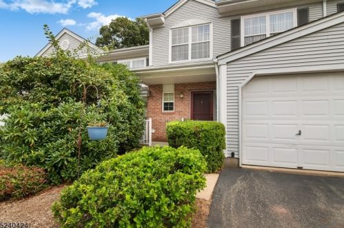 61 Hickory Way, Mount Arlington, NJ 07856-1360