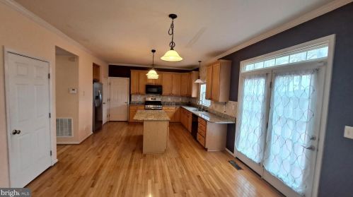 2004 Pyxie Way, Woodbridge VA  22192-2946 exterior