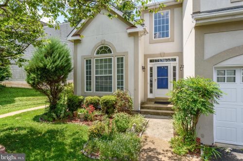 3136 Annandale Rd, Falls Church, VA 22042-2601