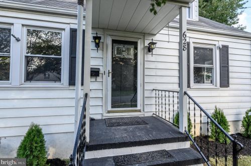 628 Concord Cir, Trenton, NJ 08618-2431