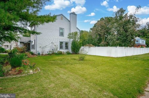 1 Locust Dr, Blenheim, NJ 08012-3129