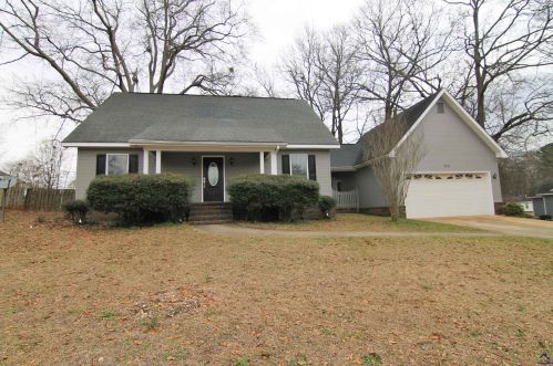 113 Kingstree Ln, Warner Robins, GA 31093-8927